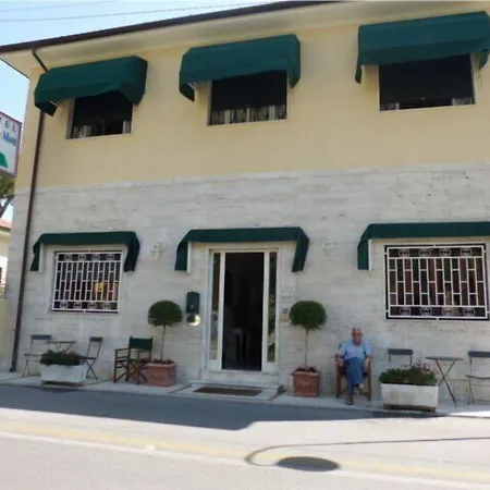 Hotel Verdesolemare 3*