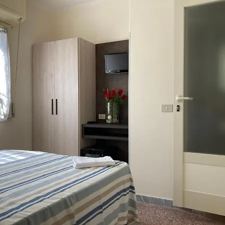 Verdesolemare فندق مارينا دي بييتراسانْت