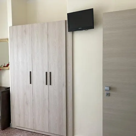 Verdesolemare فندق مارينا دي بييتراسانْت