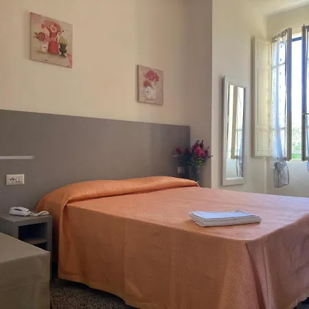Verdesolemare 3* مارينا دي بييتراسانْت