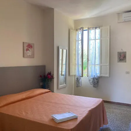 فندق Verdesolemare مارينا دي بييتراسانْت